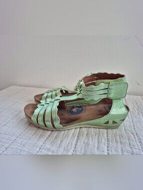 Wanda Panda Sparkly Green Leather Sandals Made In Mediteranean Size 39 8.5